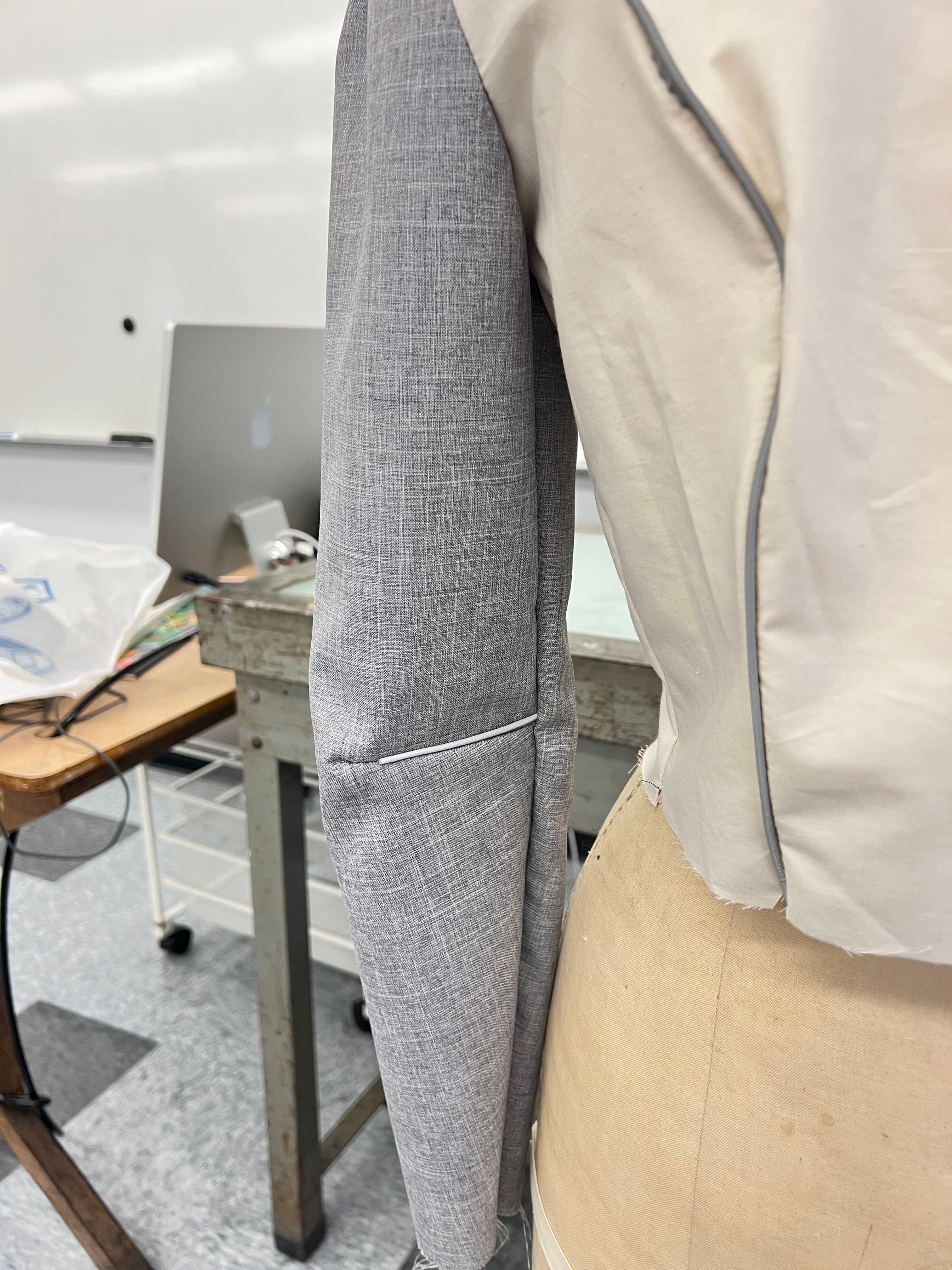 Reflective piping detail